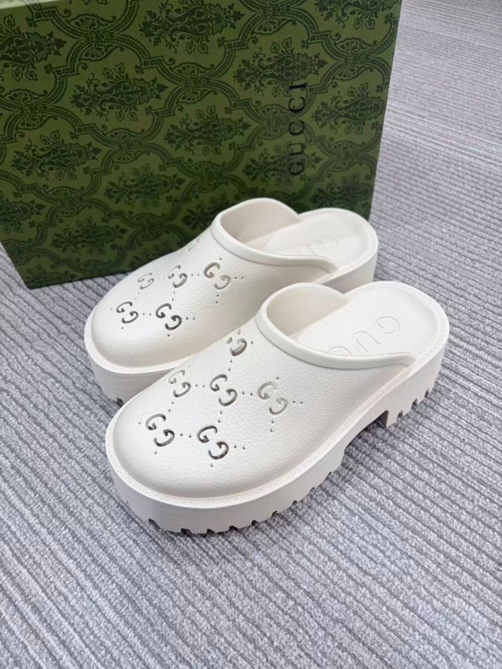Gucci Women's Authentic Sandals